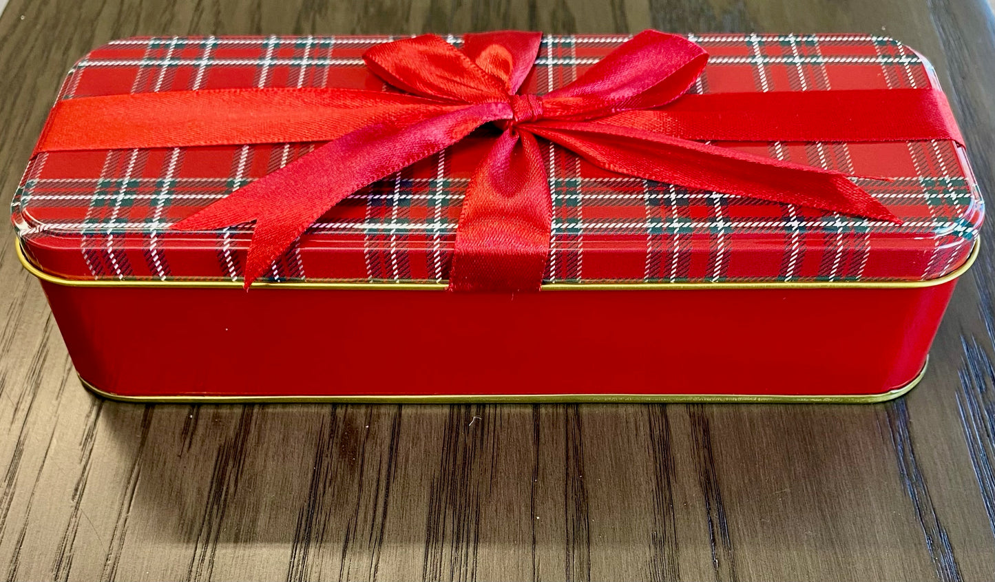 Plaid Pattern Gift Tin - 2 Soaps, Lip Balm, and Soap Saver Bag